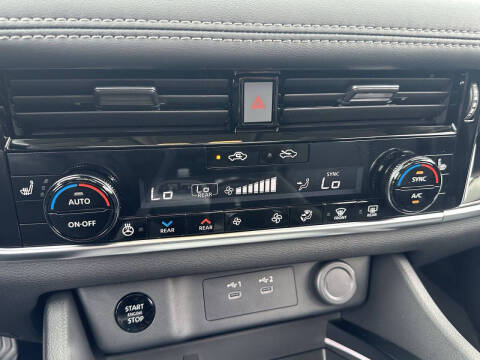 2025 Nissan Rogue SL