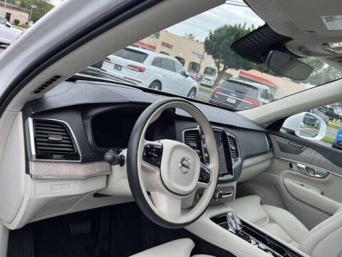 2024 Volvo XC90 Recharge T8 Ultimate Bright Theme 7P