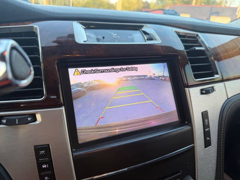 2013 Cadillac Escalade Platinum Edition