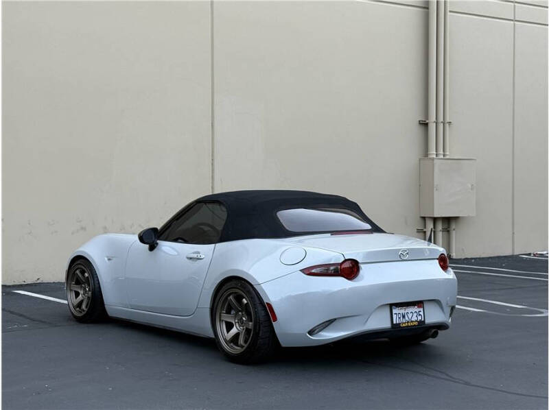 2016 Mazda MX-5 Miata Sport