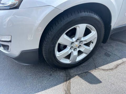 2017 Chevrolet Traverse LT