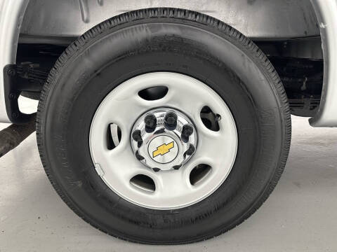 2025 Chevrolet Express LT 3500