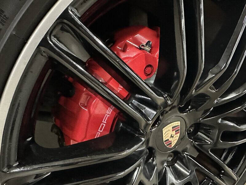 2013 Porsche Cayenne GTS