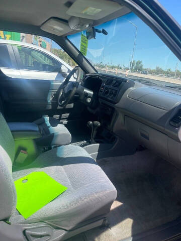 2000 Nissan Frontier XE
