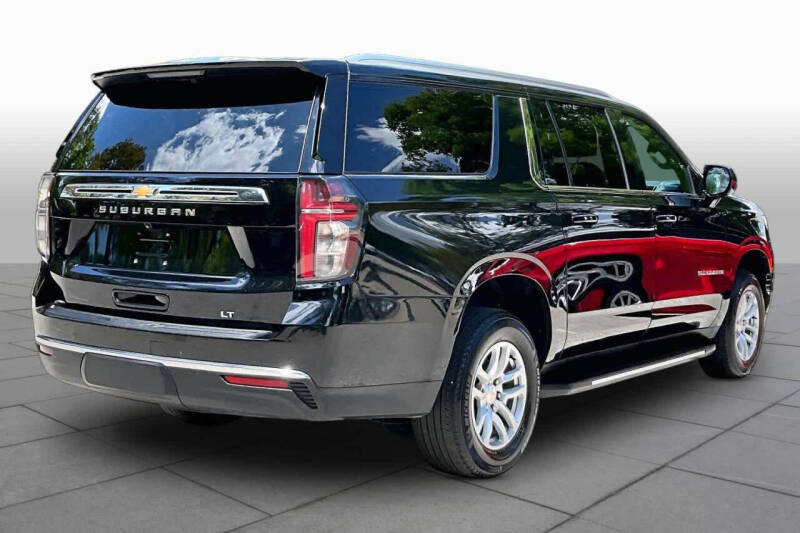 2024 Chevrolet Suburban LT