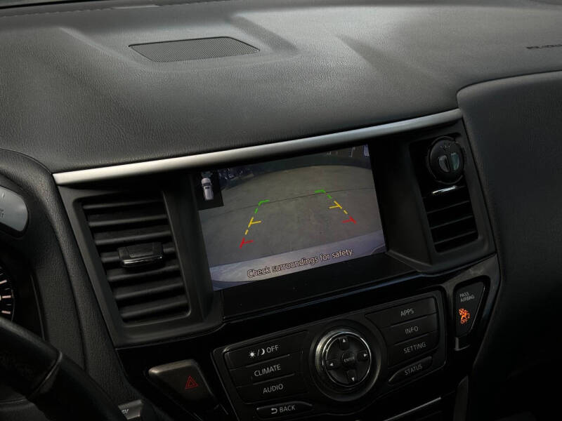 2019 Nissan Pathfinder SV