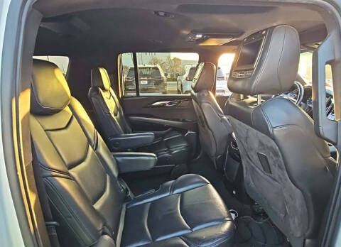 2017 Cadillac Escalade ESV Platinum