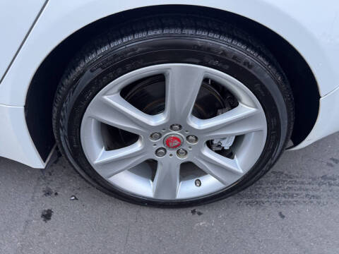 2017 Jaguar XE 25t Prestige