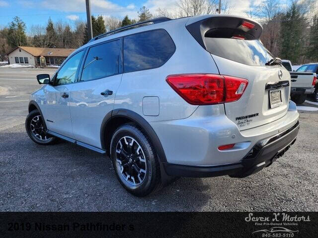 2019 Nissan Pathfinder S