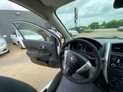 2018 Nissan Versa
