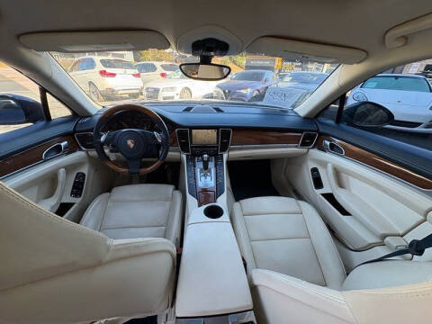 2011 Porsche Panamera 4