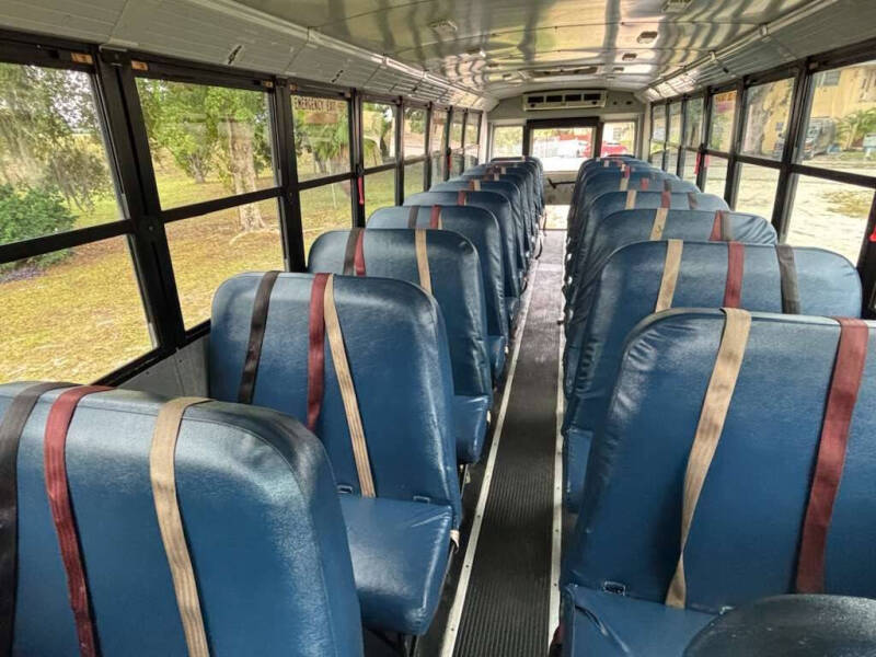 2009 Freightliner Thomas Safeliner