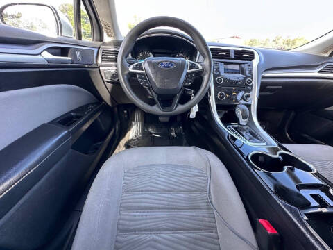 2016 Ford Fusion S