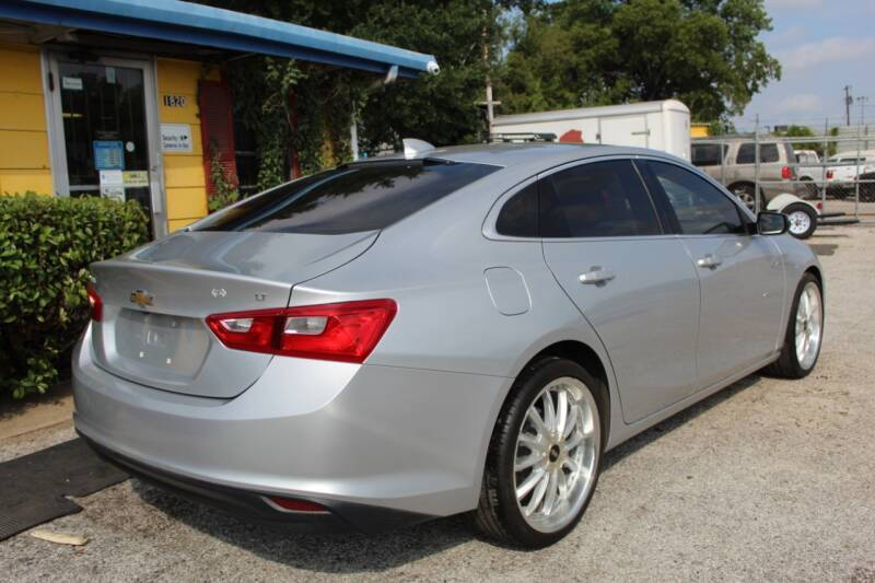 2016 Chevrolet Malibu 1LT photo 10