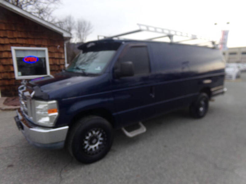 2011 Ford E-Series Econoline Van Commercial's photo