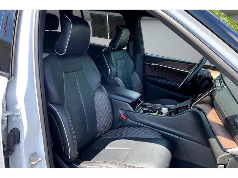 2025 Jeep Grand Cherokee Summit