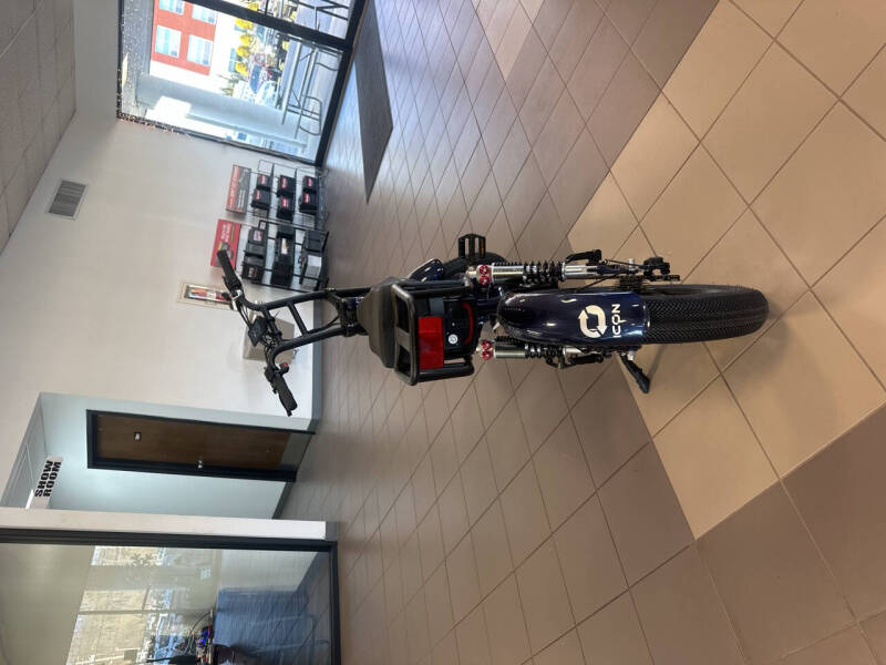 2024 Icon  EB02