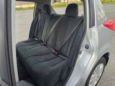 2011 Nissan Versa 1.8 S