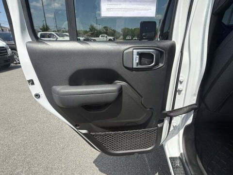 2025 Jeep Gladiator NightHawk