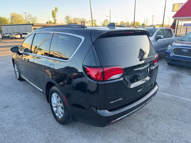 2017 Chrysler Pacifica Touring Plus