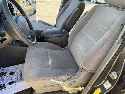 2003 Toyota Sequoia SR5