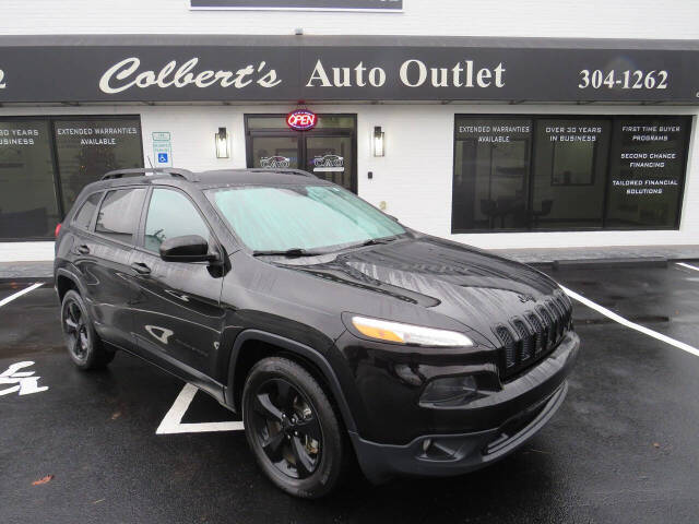 2018 Jeep Cherokee for sale at Colbert's Auto Outlet in Hickory, NC