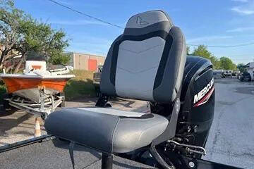 2022 Lowe Boats Legacy