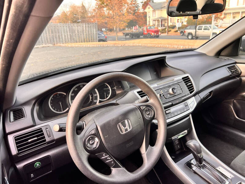 2013 Honda Accord LX photo 9