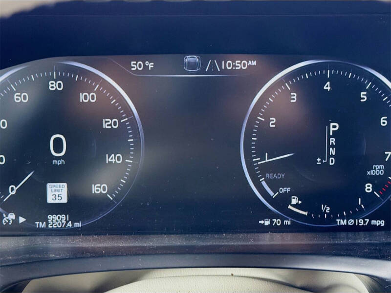 2019 Volvo XC90 T6 Momentum