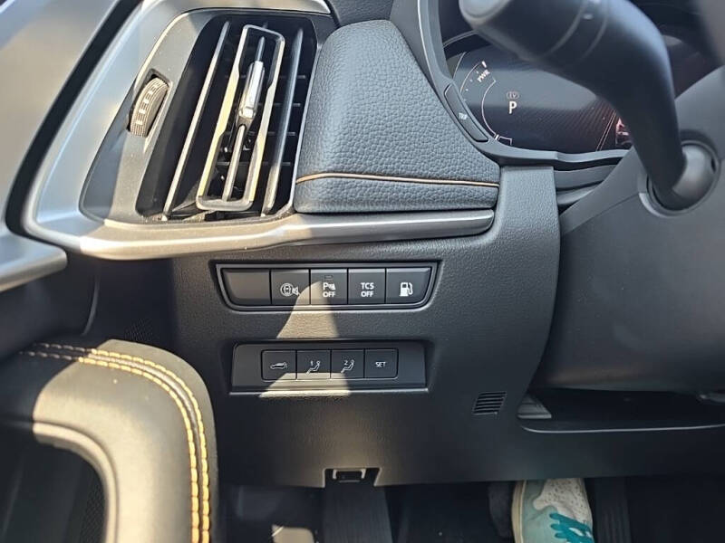 2025 Mazda CX-70 Plug-in Hybrid Premium