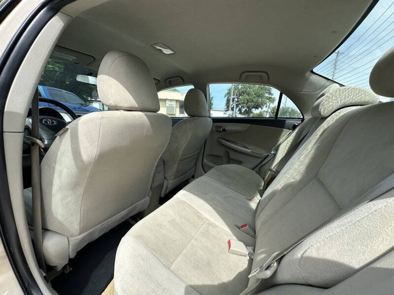 2011 Toyota Corolla LE
