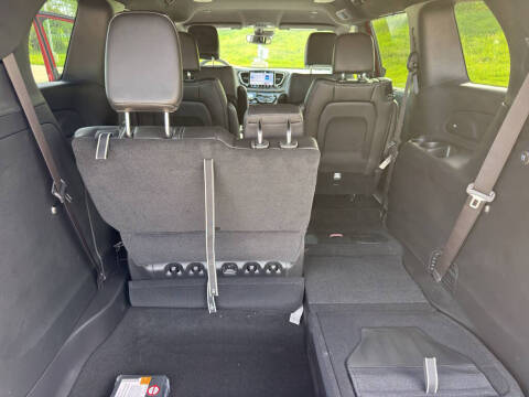 2027 Chrysler Pacifica Select