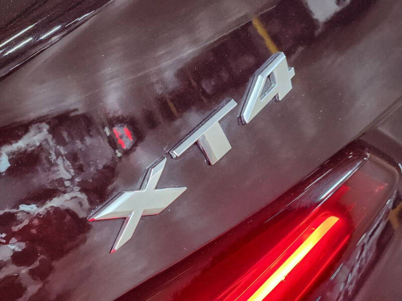 2021 Cadillac XT4 Premium Luxury