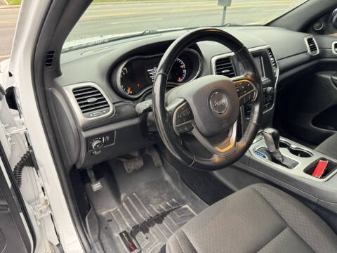 2020 Jeep Grand Cherokee Laredo