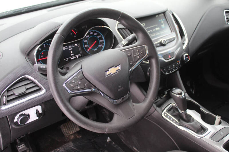 2017 Chevrolet Cruze LT Auto