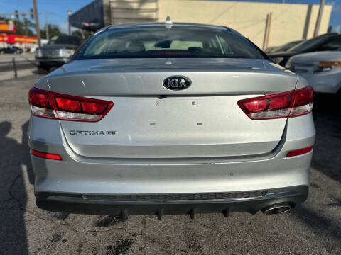 2020 Kia Optima LX