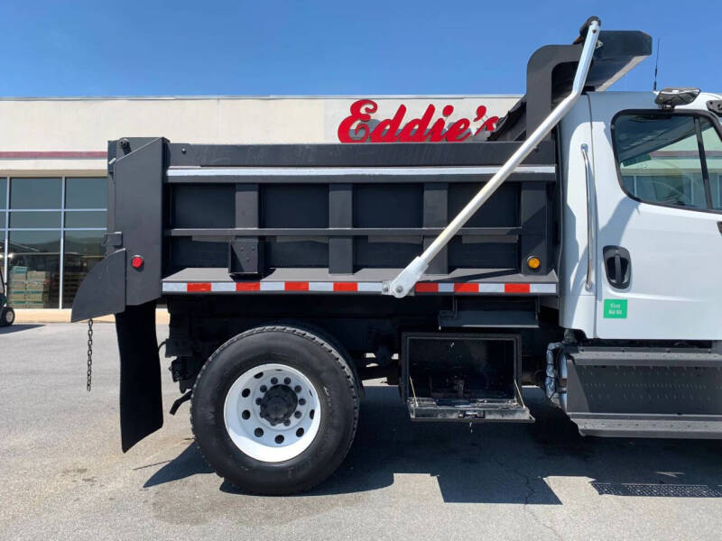 2016 Freightliner M2 106
