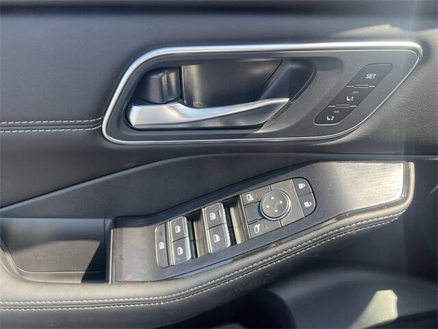2025 Nissan Rogue Platinum