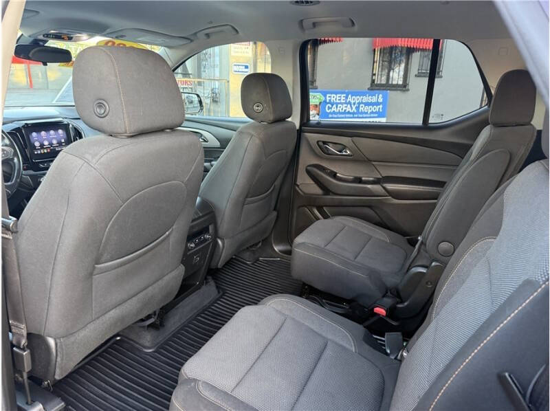 2020 Chevrolet Traverse LT Cloth