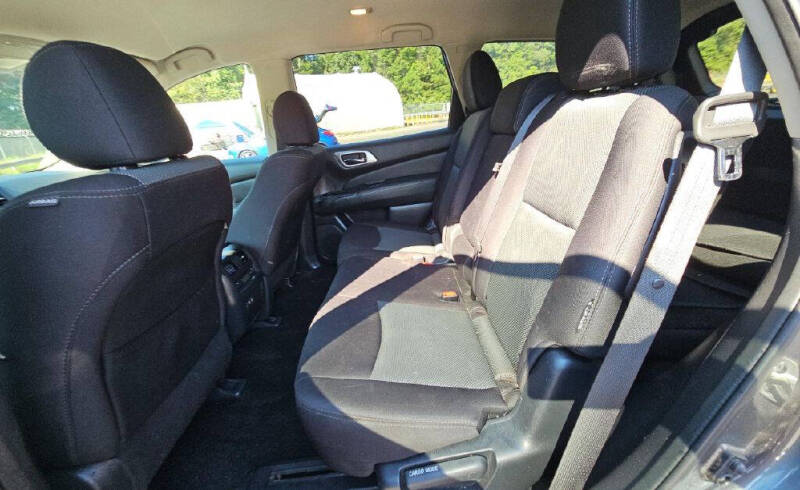 2019 Nissan Pathfinder SV