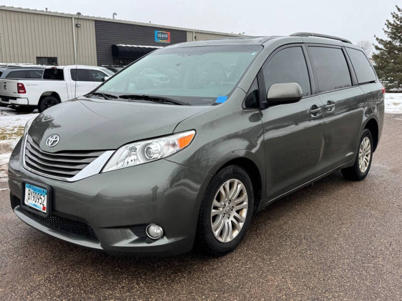2013 Toyota Sienna XLE Mobility 7-Passenger