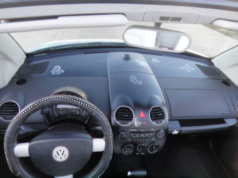 2010 Volkswagen New Beetle Convertible Final Edition
