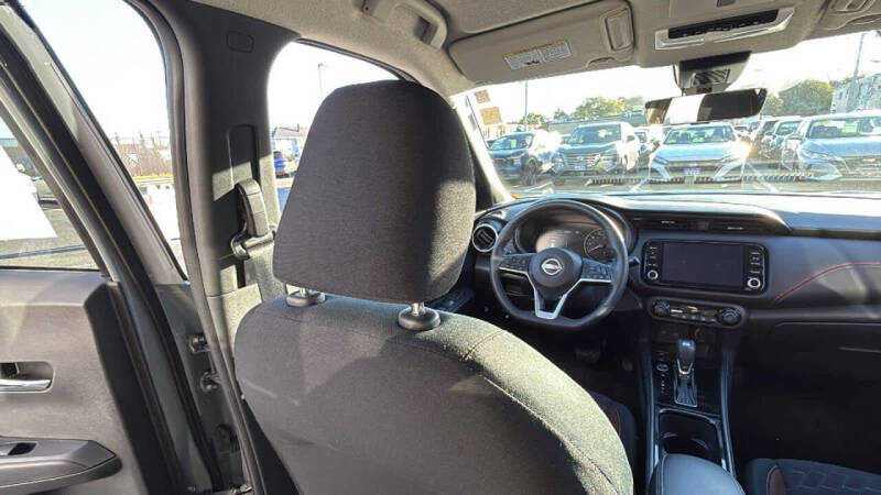 2024 Nissan Kicks SR