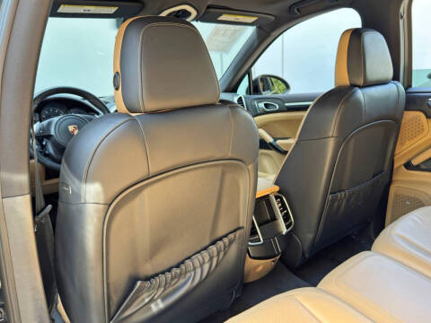 2014 Porsche Cayenne Platinum
