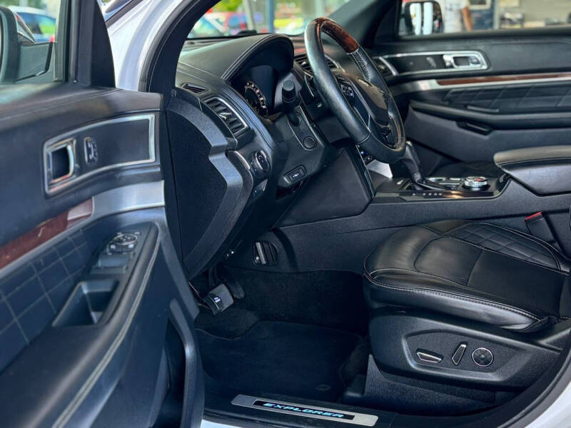 2018 Ford Explorer Platinum