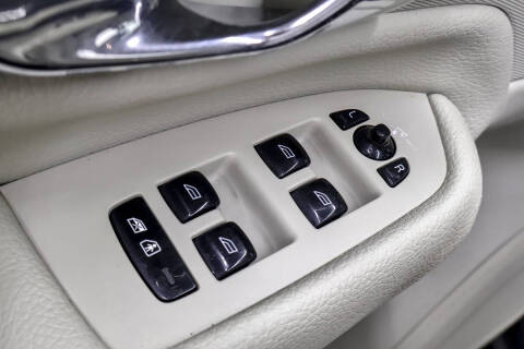 2017 Volvo XC90 T6 Momentum