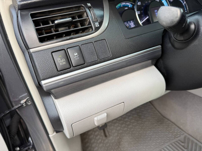 2012 Toyota Camry Hybrid XLE