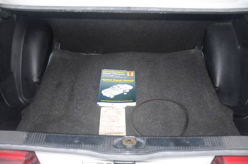 1984 Mercedes-Benz 300-Class 300 CD