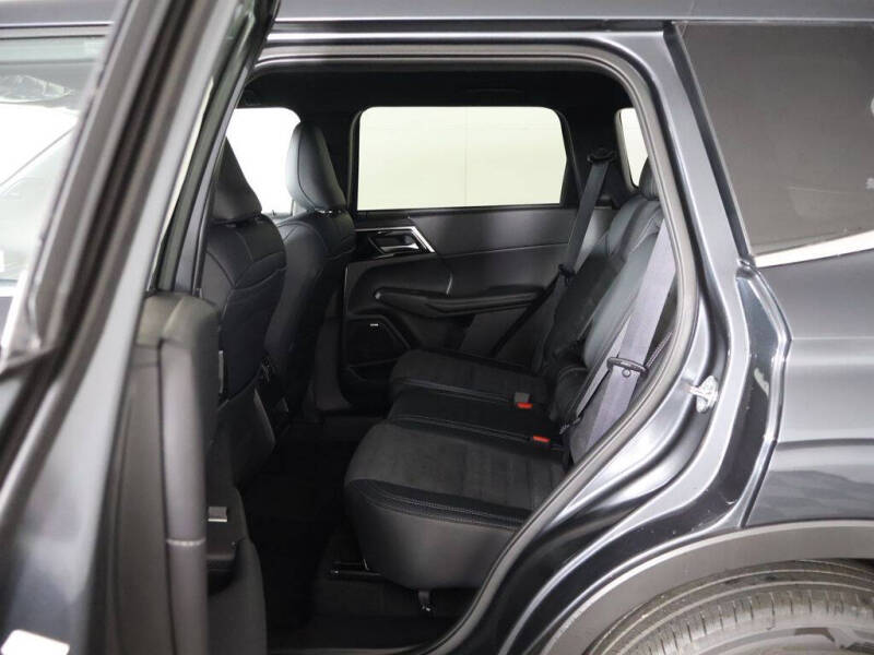 2026 Mitsubishi Outlander LE