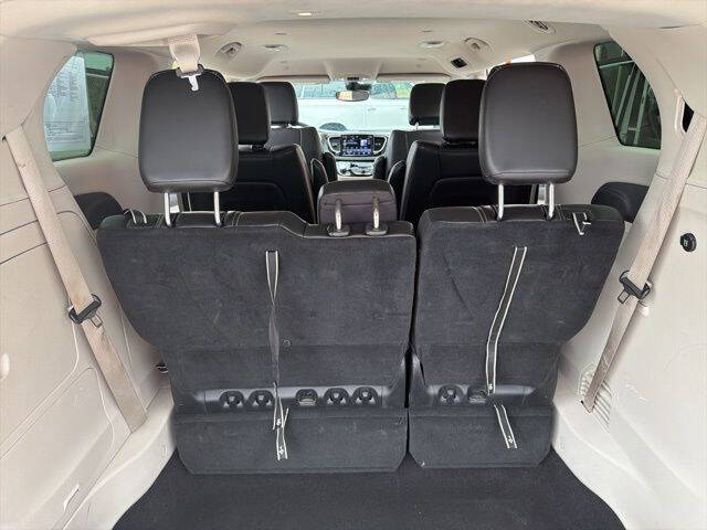2023 Chrysler Pacifica Plug-In Hybrid Touring L